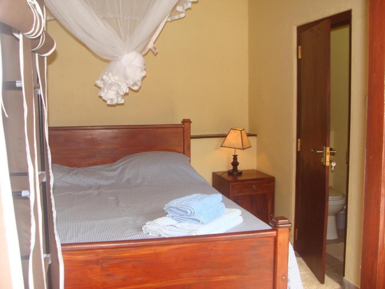 Jacks Bed And Breakfast Talpe Bagian luar foto